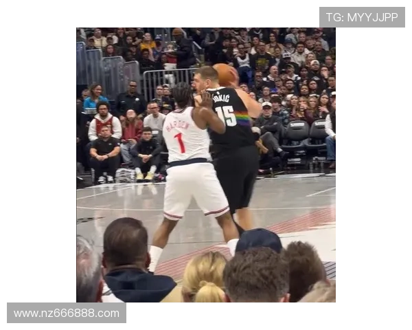 泰伦卢提前投降哈登独撑 小卡沮丧离场观赛